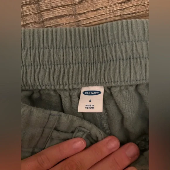 Old Navy Green Cargo Pants with Elastic Cuffs - Picture 4 of 4